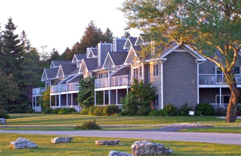 Baileys harbor yacht club resort - Price from: $99 per night. See available rooms. Baileys Harbor Yacht Club Resort, open year-round, invites visitors to immerse in Door County’s natural splendor across all …